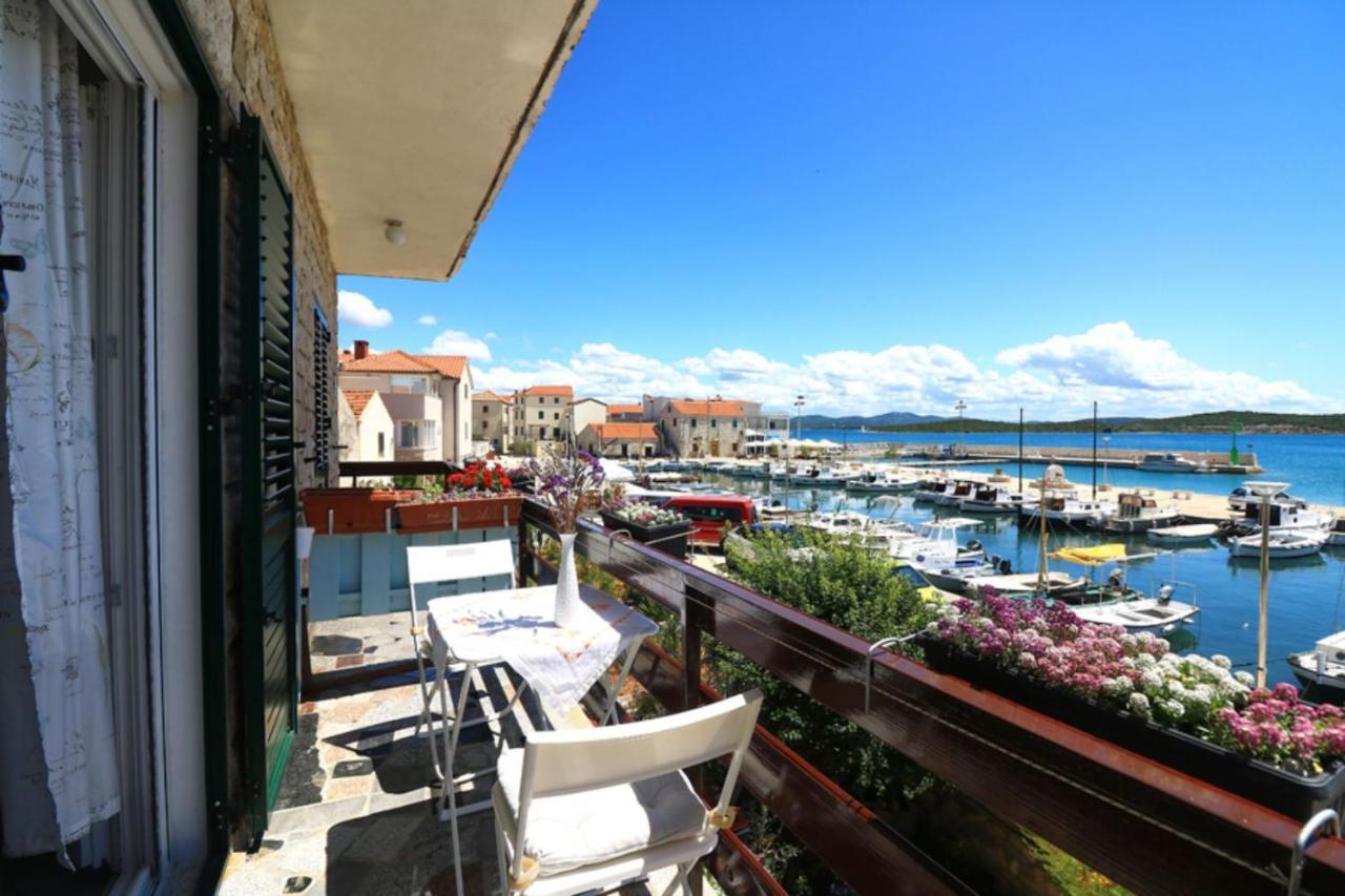 Apartmani Mikin Betina  Exteriör bild