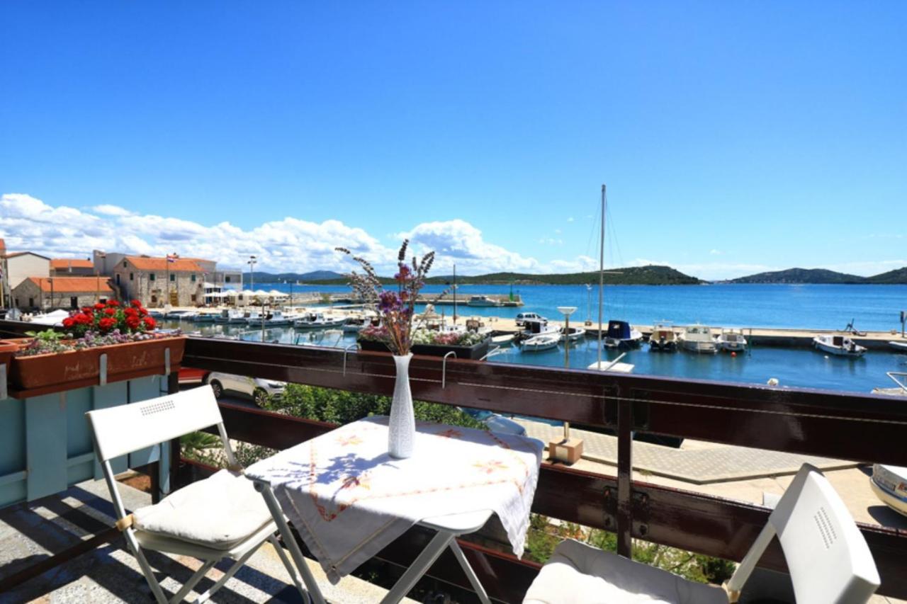 Apartmani Mikin Betina  Exteriör bild