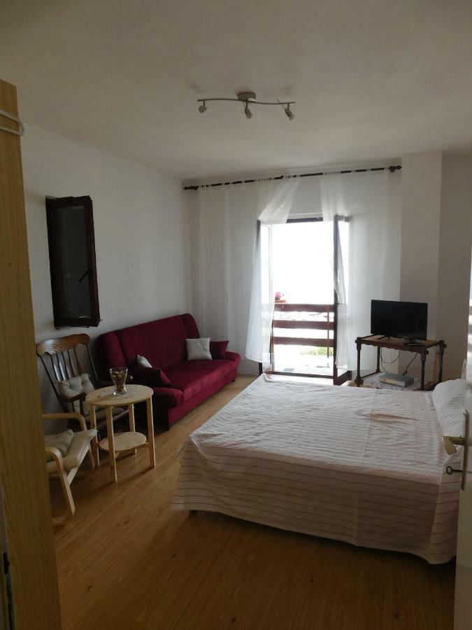 Apartmani Mikin Betina  Exteriör bild