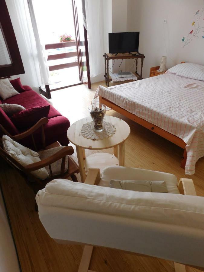 Apartmani Mikin Betina  Exteriör bild