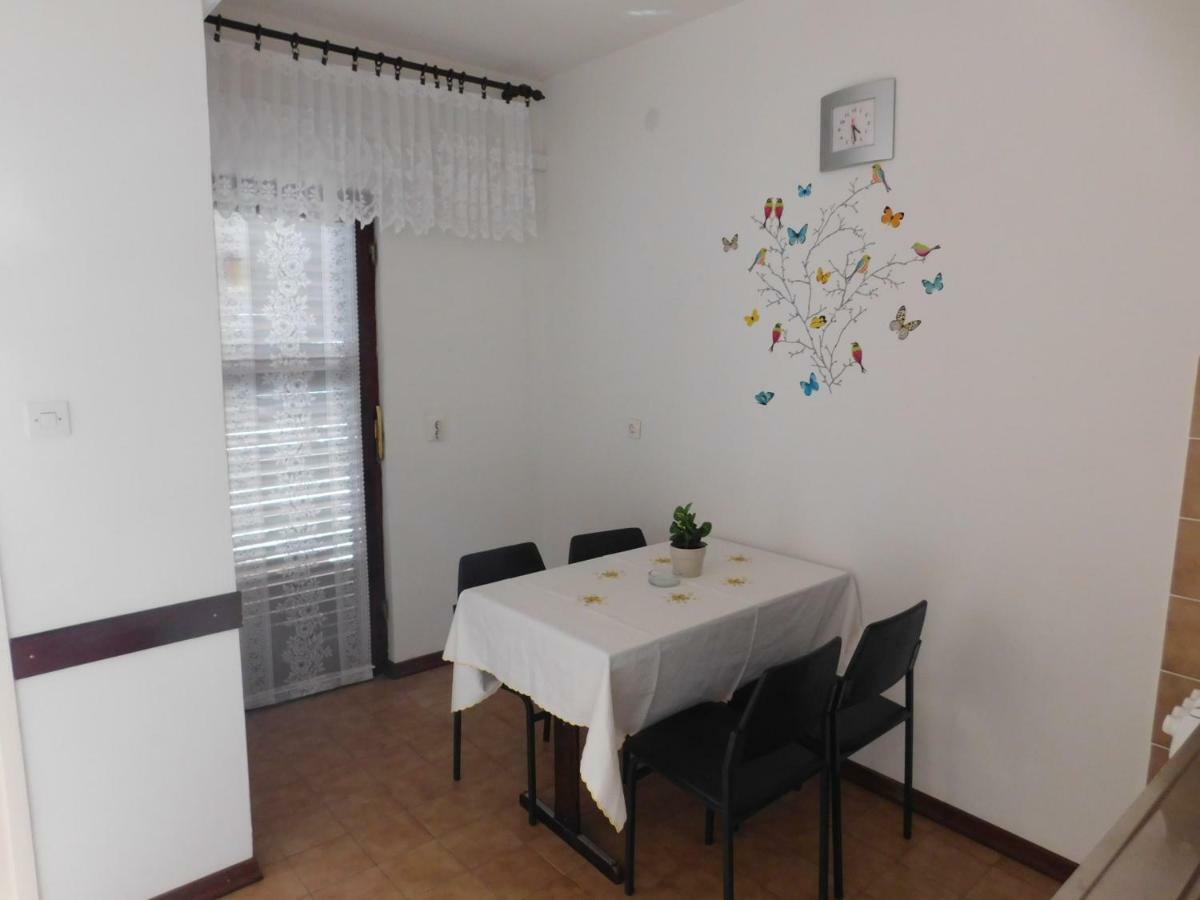 Apartmani Mikin Betina  Exteriör bild