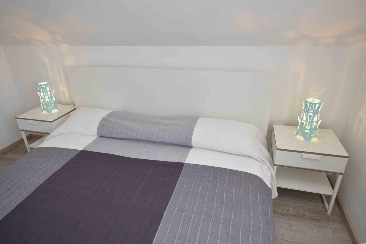 Apartmani Mikin Betina  Exteriör bild